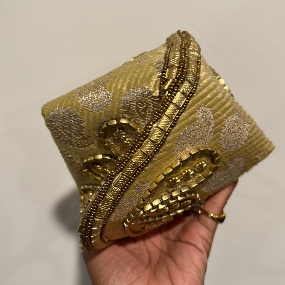 Unique Beaded Bag - Picture 9 of 10